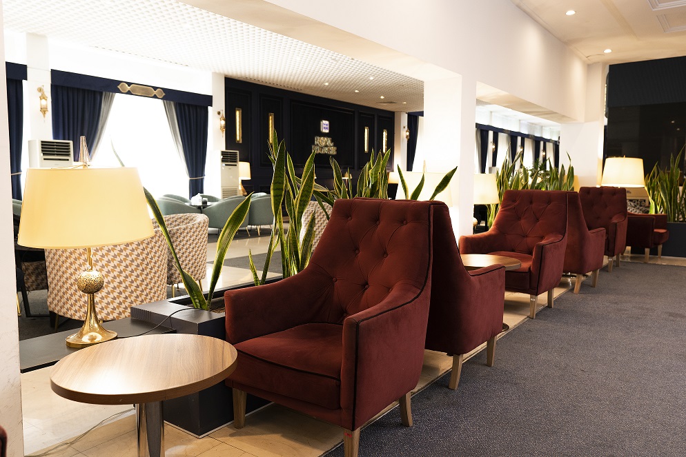 Grand lounge coffee shop